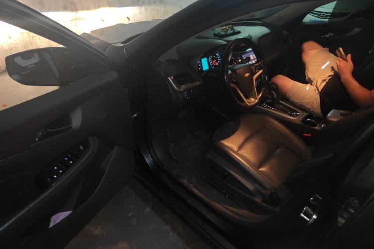 Used Chevrolet Malibu 2017 1.5T Automatic Luxury Edition Driver Seat