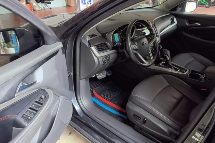 Used Chevrolet Malibu 2017 1.5T Automatic Luxury Edition Driver Seat