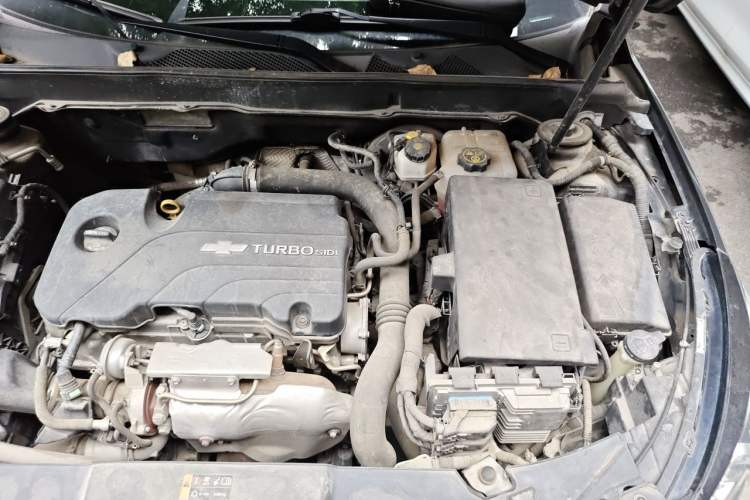 Used Chevrolet Malibu 2017 1.5T Automatic Luxury Edition Engine Bay Left