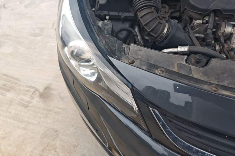 Used Chevrolet Malibu 2017 1.5T Automatic Luxury Edition Engine Bay Right