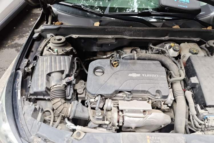 Used Chevrolet Malibu 2017 1.5T Automatic Luxury Edition Engine Bay Right