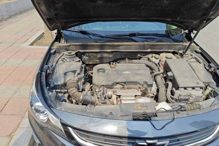 Used Chevrolet Malibu 2017 1.5T Automatic Flagship Edition Engine Bay Right