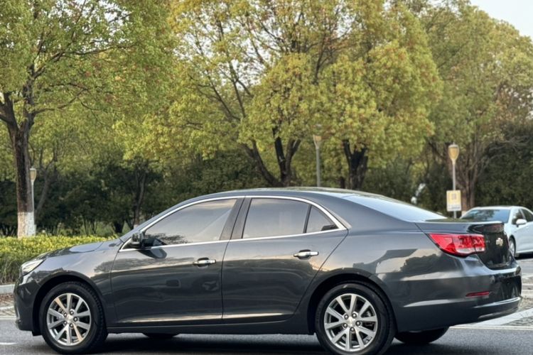 Used Chevrolet Malibu 2017 1.5T Automatic Luxury Edition Exterior 4