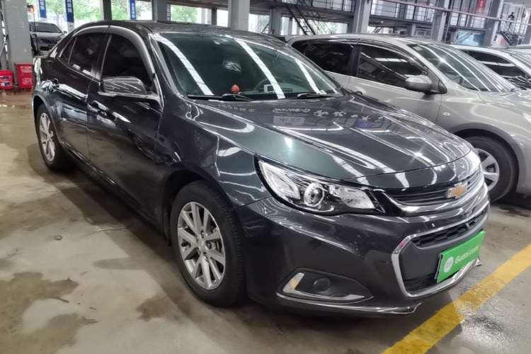 Used Chevrolet Malibu 2017 1.5T Automatic Luxury Edition Front Right 45 Deg
