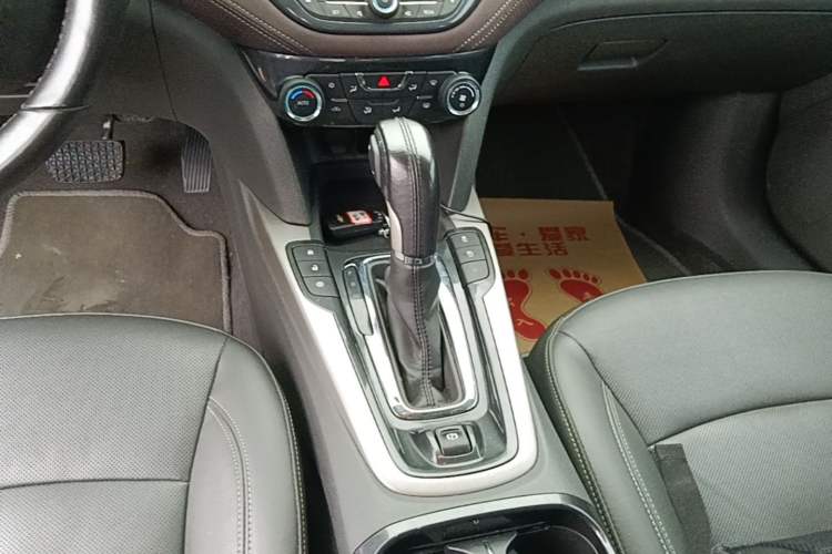 Used Chevrolet Malibu 2017 1.5T Automatic Luxury Edition Gear Lever