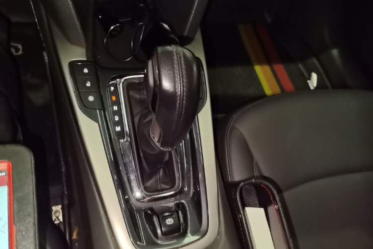 Used Chevrolet Malibu 2017 1.5T Automatic Luxury Edition Gear Lever