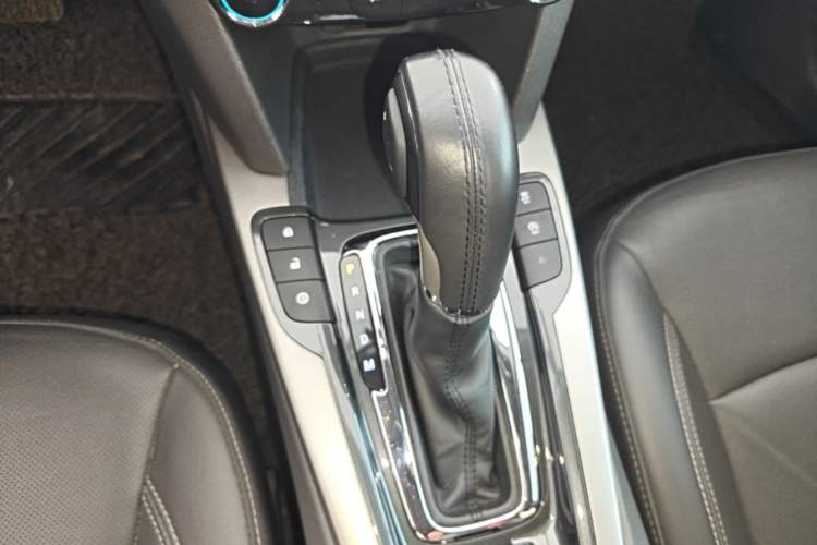 Used Chevrolet Malibu 2017 1.5T Automatic Luxury Edition Gear Lever