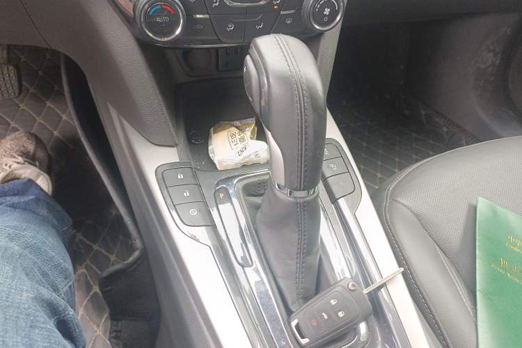 Used Chevrolet Malibu 2017 1.5T Automatic Luxury Edition Gear Lever