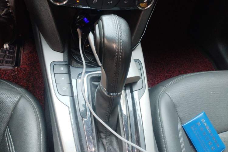 Used Chevrolet Malibu 2017 1.5T Automatic Luxury Edition Gear Lever