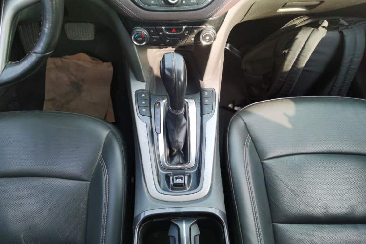 Used Chevrolet Malibu 2017 1.5T Automatic Luxury Edition Gear Lever