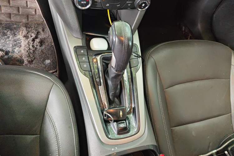 Used Chevrolet Malibu 2017 1.5T Automatic Luxury Edition Gear Lever