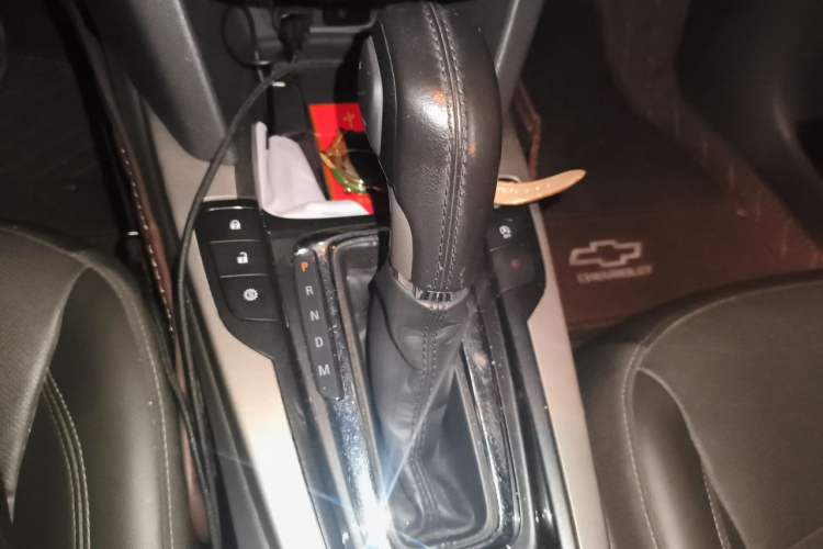 Used Chevrolet Malibu 2017 1.5T Automatic Luxury Edition Gear Lever