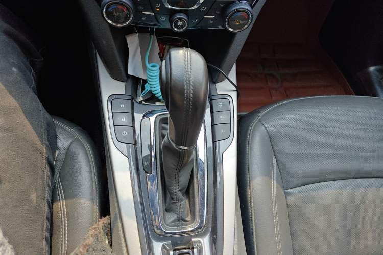 Used Chevrolet Malibu 2017 1.5T Automatic Flagship Edition Gear Lever