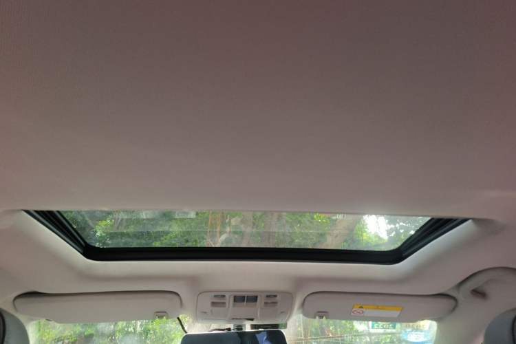 Used Chevrolet Malibu 2017 1.5T Automatic Luxury Edition Headliner