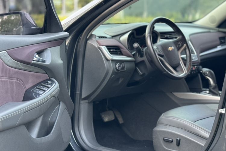Used Chevrolet Malibu 2017 1.5T Automatic Luxury Edition Interior 1