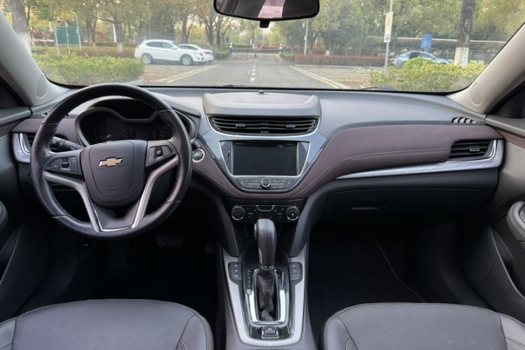 Used Chevrolet Malibu 2017 1.5T Automatic Luxury Edition Interior 3