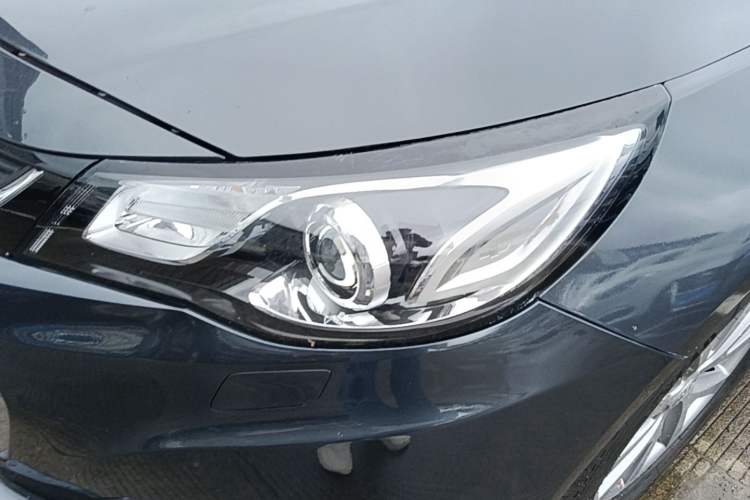 Used Chevrolet Malibu 2017 1.5T Automatic Luxury Edition Left Front Headlight
