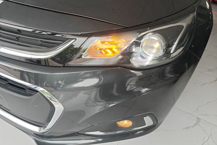 Used Chevrolet Malibu 2017 1.5T Automatic Luxury Edition Left Front Headlight