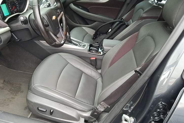 Used Chevrolet Malibu 2017 1.5T Automatic Luxury Edition Left Front Seat