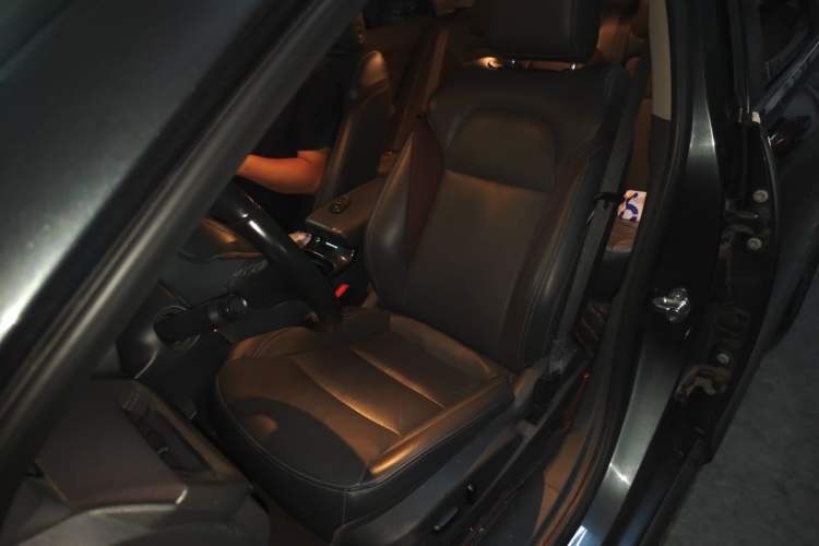 Used Chevrolet Malibu 2017 1.5T Automatic Luxury Edition Left Front Seat