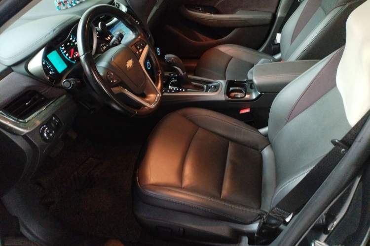 Used Chevrolet Malibu 2017 1.5T Automatic Luxury Edition Left Front Seat