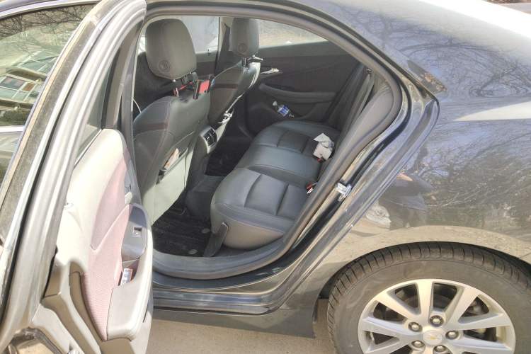 Used Chevrolet Malibu 2017 1.5T Automatic Luxury Edition Left Rear Seat