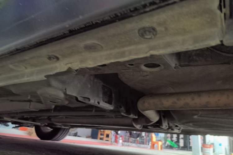 Used Chevrolet Malibu 2017 1.5T Automatic Luxury Edition Left Side Sill
