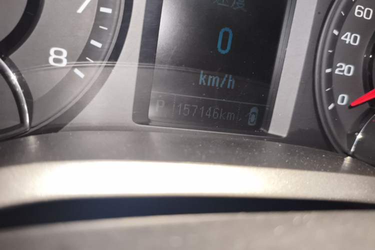 Used Chevrolet Malibu 2017 1.5T Automatic Luxury Edition Odometer Close Up