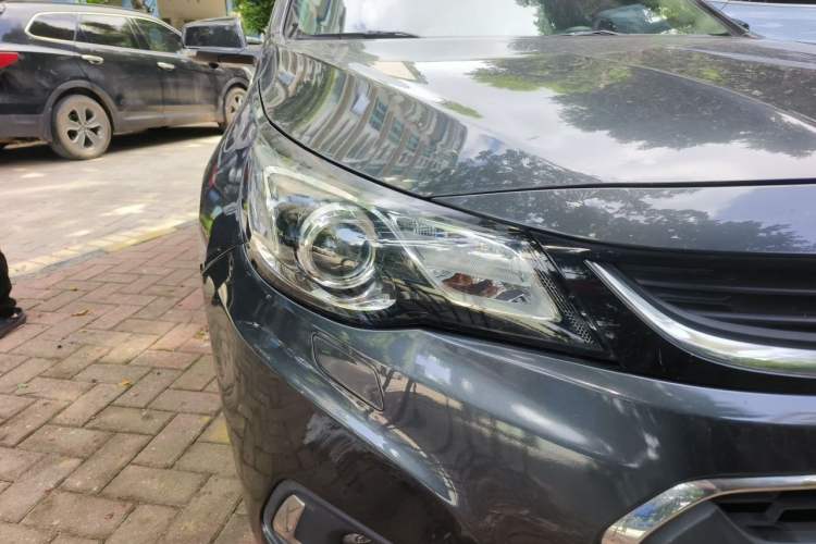 Used Chevrolet Malibu 2017 1.5T Automatic Luxury Edition Right Front Headlight