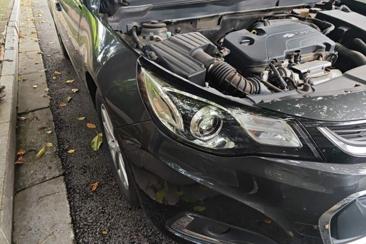 Used Chevrolet Malibu 2017 1.5T Automatic Luxury Edition Right Front Headlight