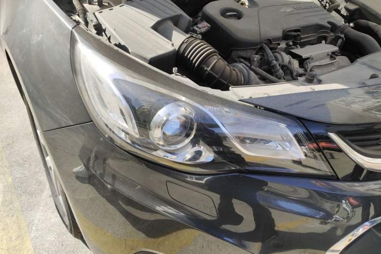 Used Chevrolet Malibu 2017 1.5T Automatic Luxury Edition Right Front Headlight