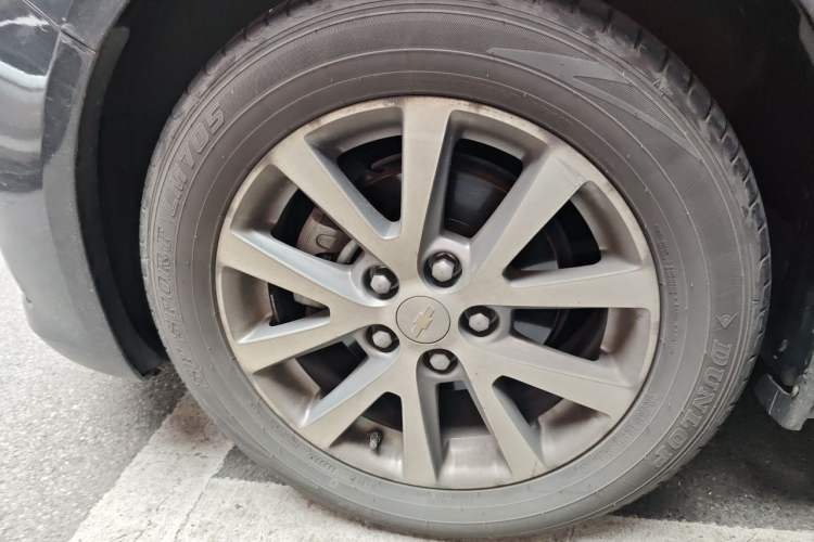 Used Chevrolet Malibu 2017 1.5T Automatic Luxury Edition Right Front Wheel Hub