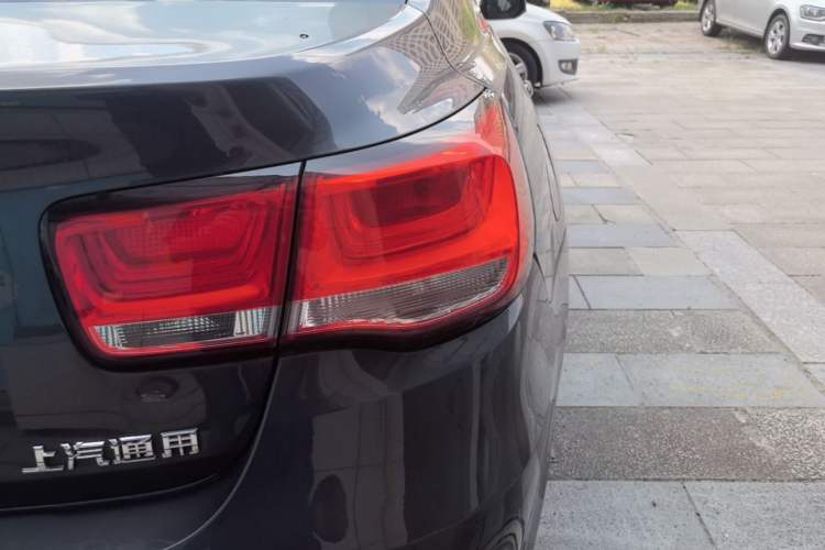 Used Chevrolet Malibu 2017 1.5T Automatic Comfort Edition Right Rear Taillight