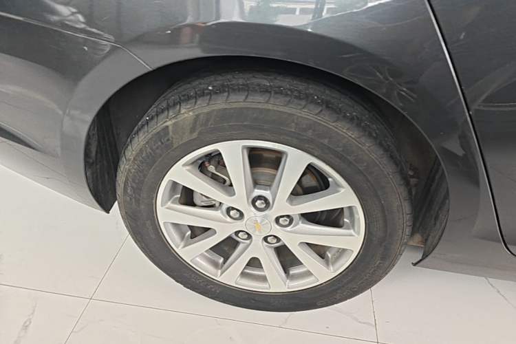 Used Chevrolet Malibu 2017 1.5T Automatic Luxury Edition Right Rear Wheel Hub