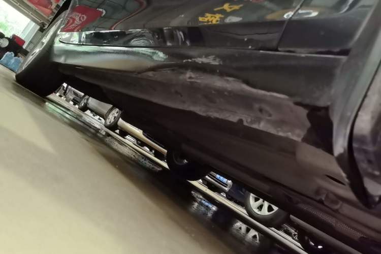 Used Chevrolet Malibu 2017 1.5T Automatic Luxury Edition Right Side Sill