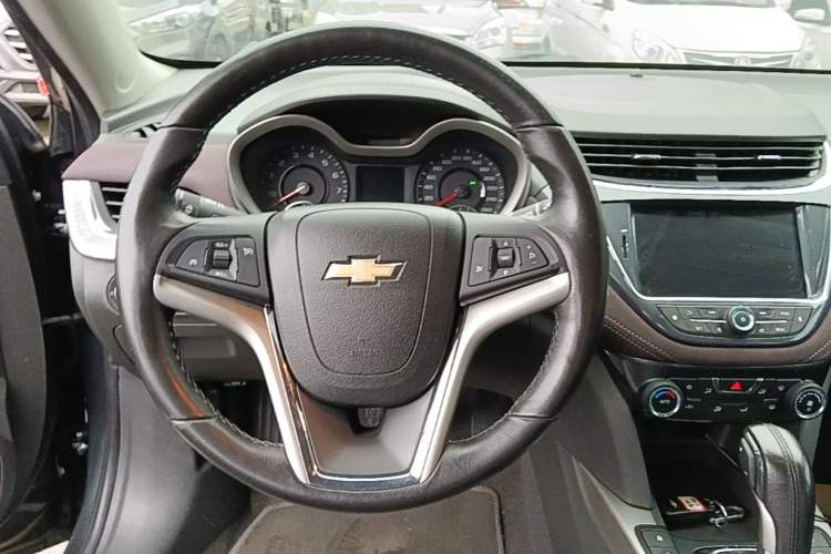 Used Chevrolet Malibu 2017 1.5T Automatic Luxury Edition Steering Wheel