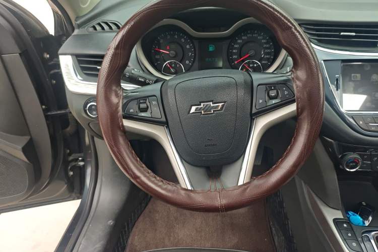Used Chevrolet Malibu 2017 1.5T Automatic Luxury Edition Steering Wheel
