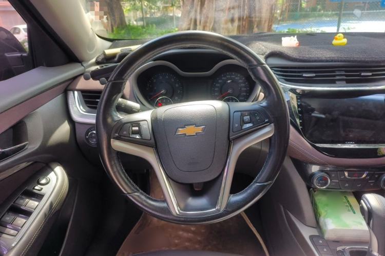 Used Chevrolet Malibu 2017 1.5T Automatic Luxury Edition Steering Wheel