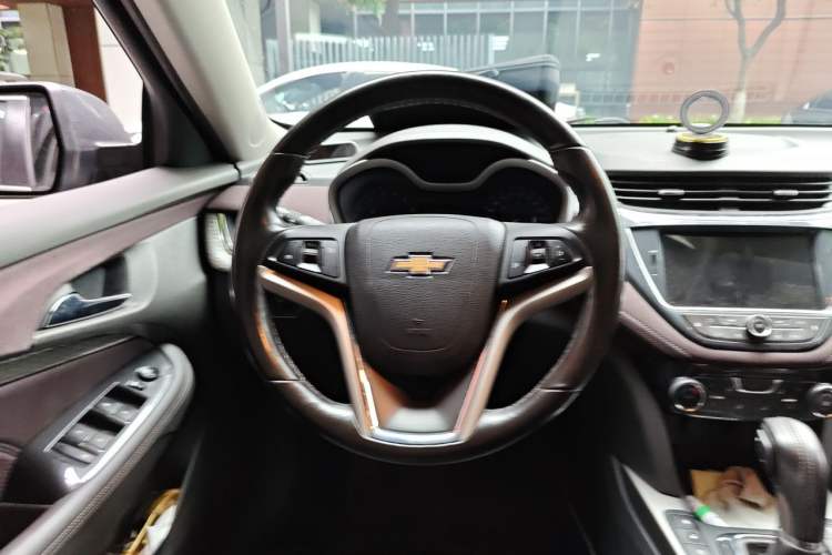 Used Chevrolet Malibu 2017 1.5T Automatic Luxury Edition Steering Wheel