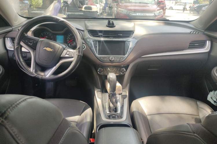 Used Chevrolet Malibu 2017 1.5T Automatic Luxury Edition Center Console