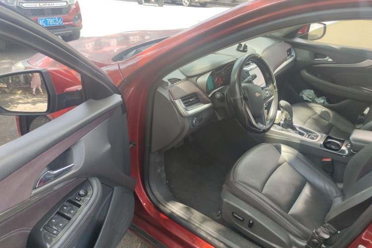 Used Chevrolet Malibu 2017 1.5T Automatic Luxury Edition Driver Seat