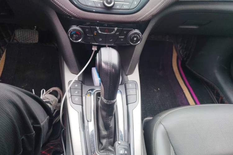 Used Chevrolet Malibu 2017 1.5T Automatic Luxury Edition Gear Lever