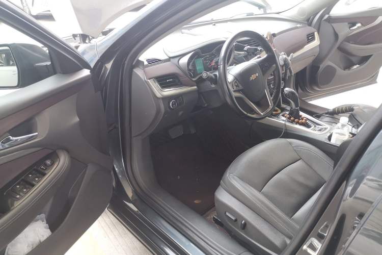 Used Chevrolet Malibu 2017 1.5T Automatic Luxury Edition Driver Seat