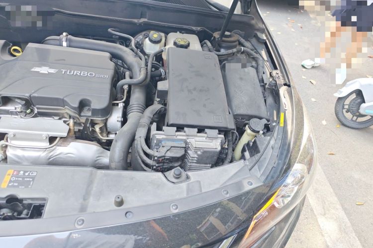 Used Chevrolet Malibu 2017 1.5T Automatic Luxury Edition Engine Bay Left