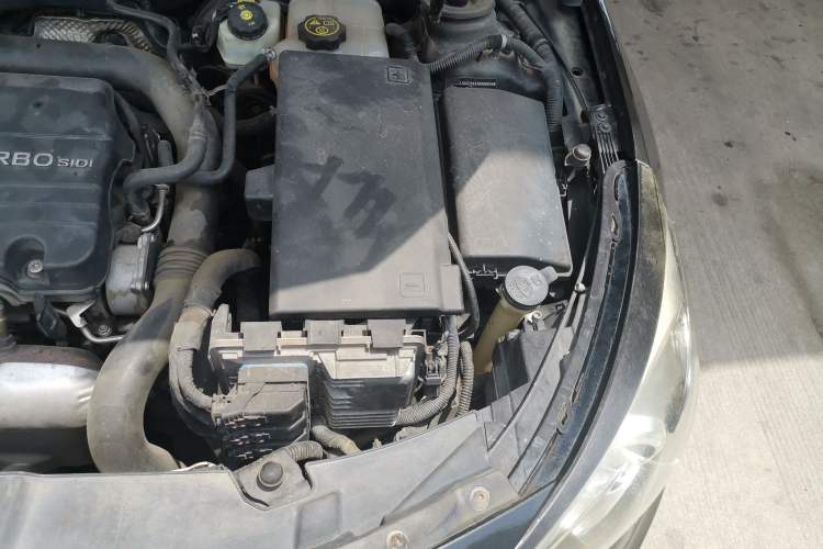 Used Chevrolet Malibu 2017 1.5T Automatic Luxury Edition Engine Bay Left