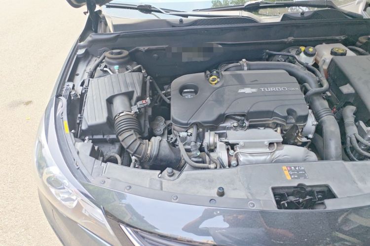 Used Chevrolet Malibu 2017 1.5T Automatic Luxury Edition Engine Bay Right