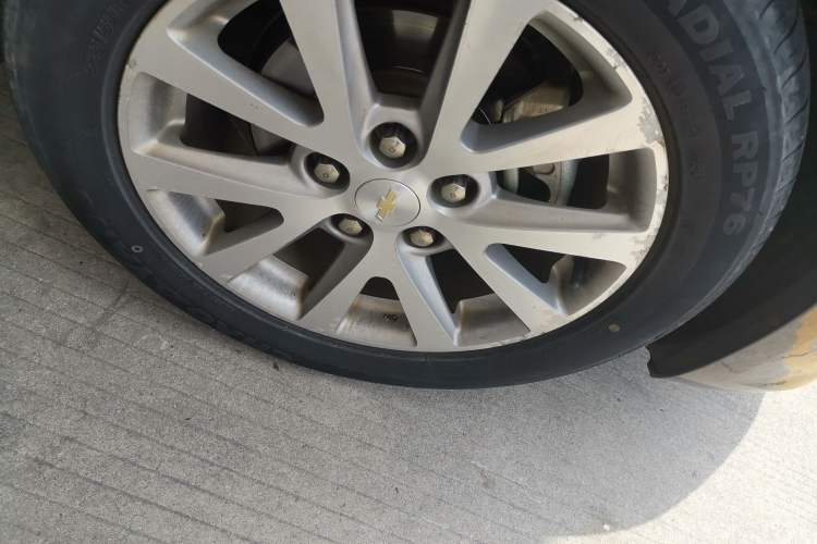 Used Chevrolet Malibu 2017 1.5T Automatic Luxury Edition Right Front Wheel Hub