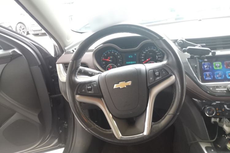 Used Chevrolet Malibu 2017 1.5T Automatic Luxury Edition Steering Wheel