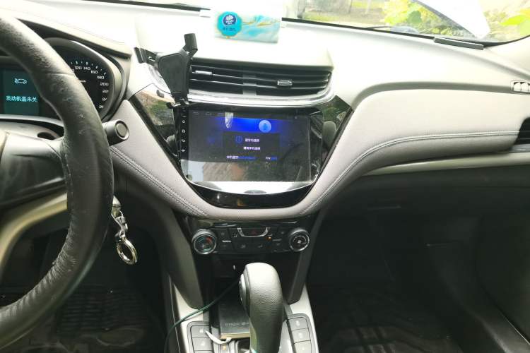 Used Chevrolet Malibu 2017 1.5T Automatic Comfort Edition Audio And AC Panel