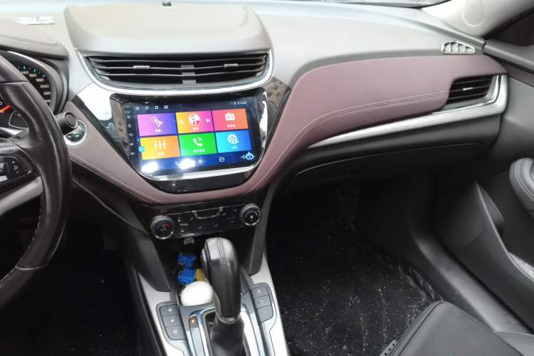 Used Chevrolet Malibu 2017 1.5T Automatic Luxury Edition Audio And AC Panel